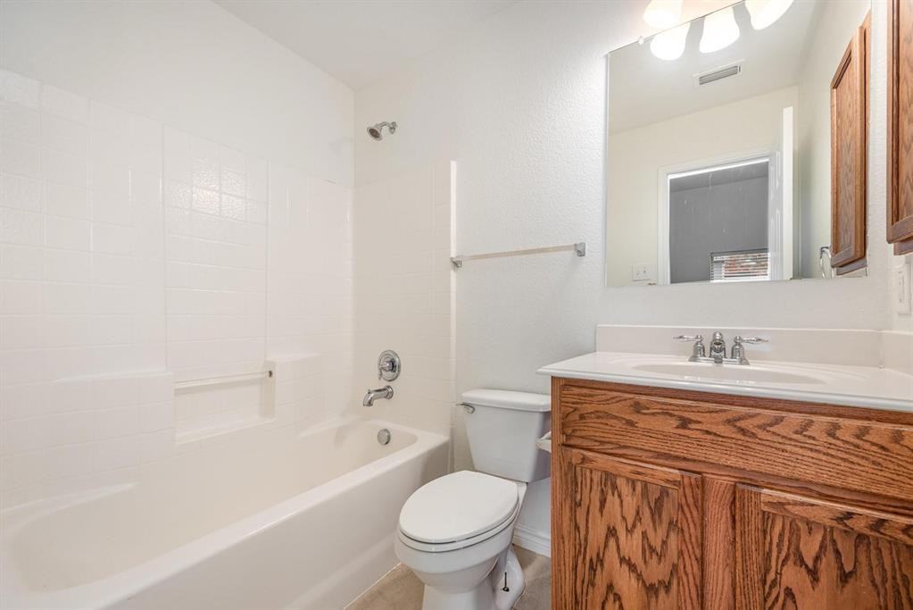 508 Maplewood Dr #508 - Photo 5 of 11