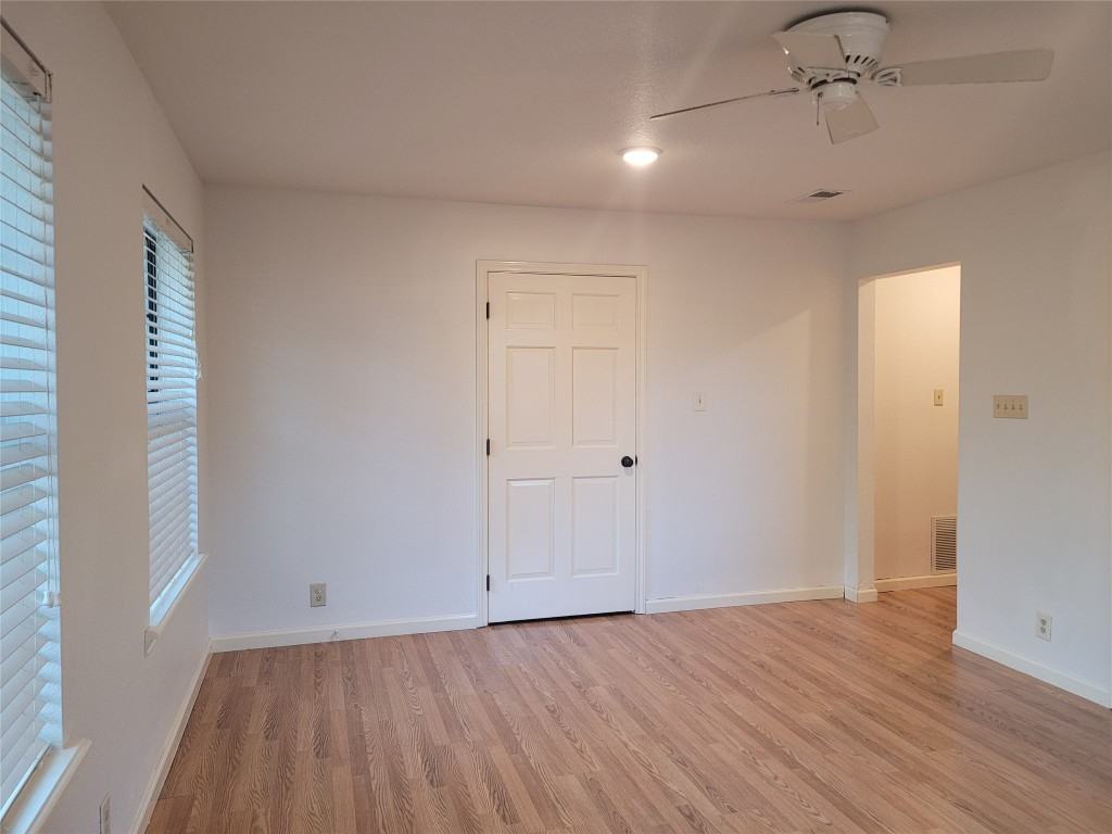 306 E Anderson Ave #306 - Photo 2 of 12