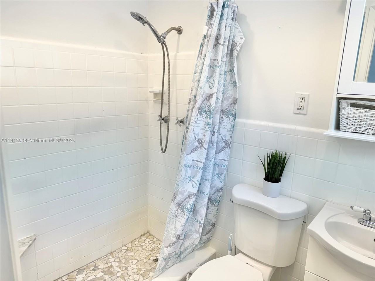 301 Ne 15th Ave #301-1 - Photo 7 of 12