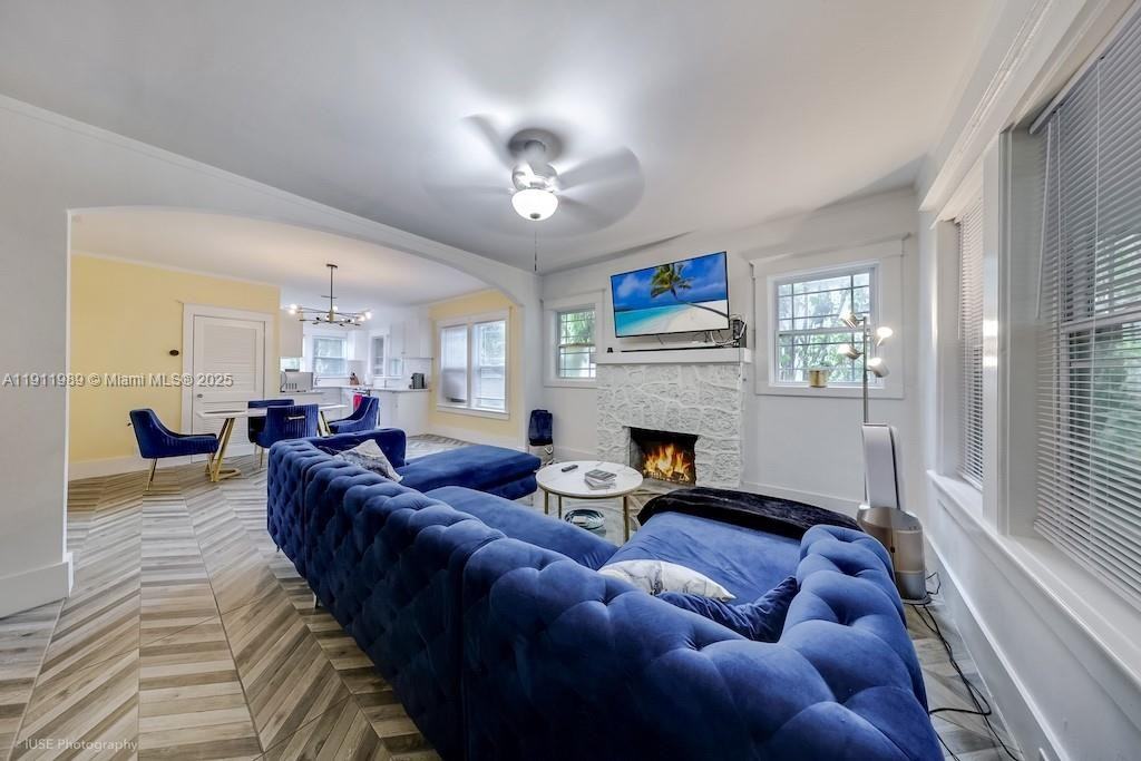 46 Ne 43rd St #46 - Photo 4 of 15