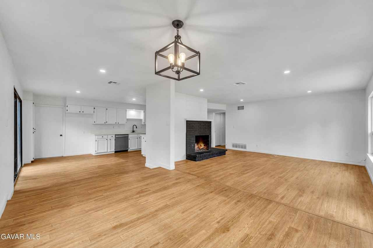 44526 Stanridge Ave #44526 - Photo 2 of 45