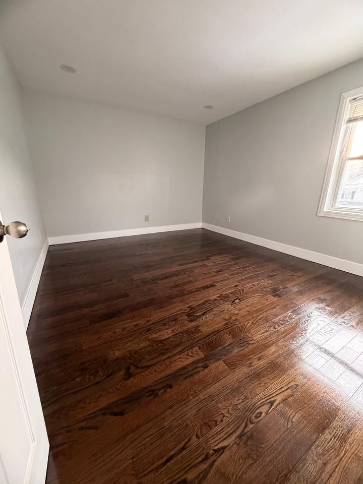 600 Middletown Ave #2 - Photo 2 of 7