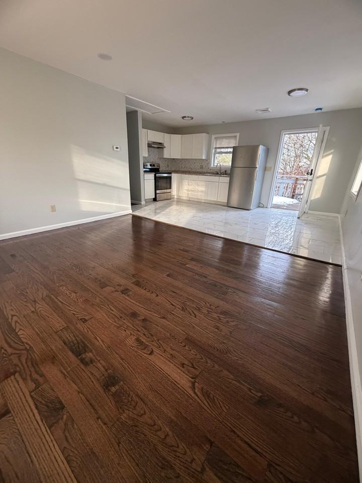 600 Middletown Ave #2 - Photo 4 of 7