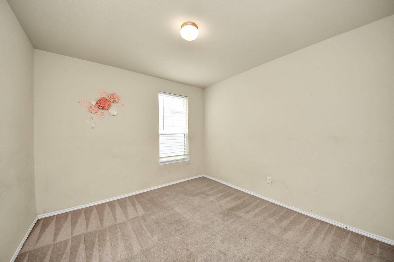 25827 Kinship Ct #25827 - Photo 3 of 31