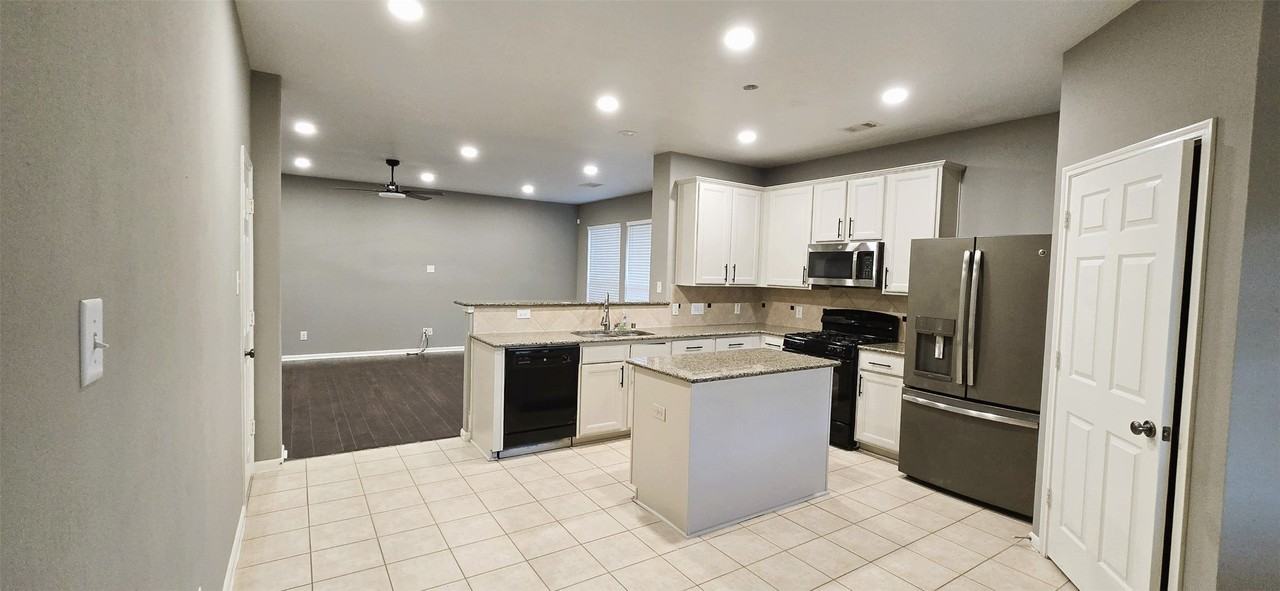 21703 Sierra Long Dr #21703 - Photo 3 of 15