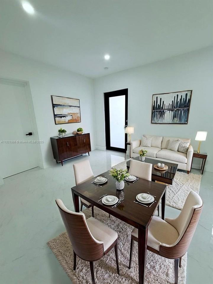 4240 Sw 27th St #4240-2 - Photo 5 of 10