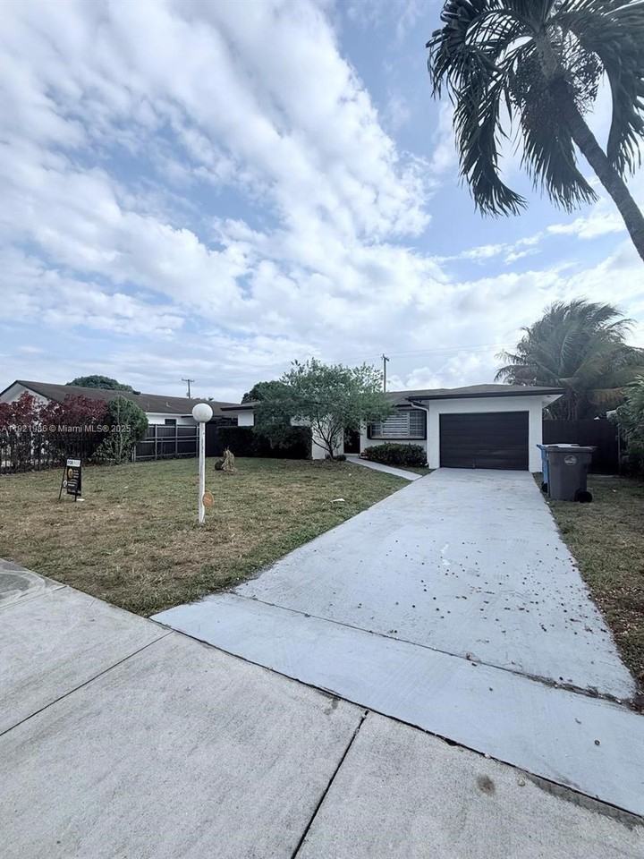 4240 Sw 27th St #4240-2 - Photo 7 of 10