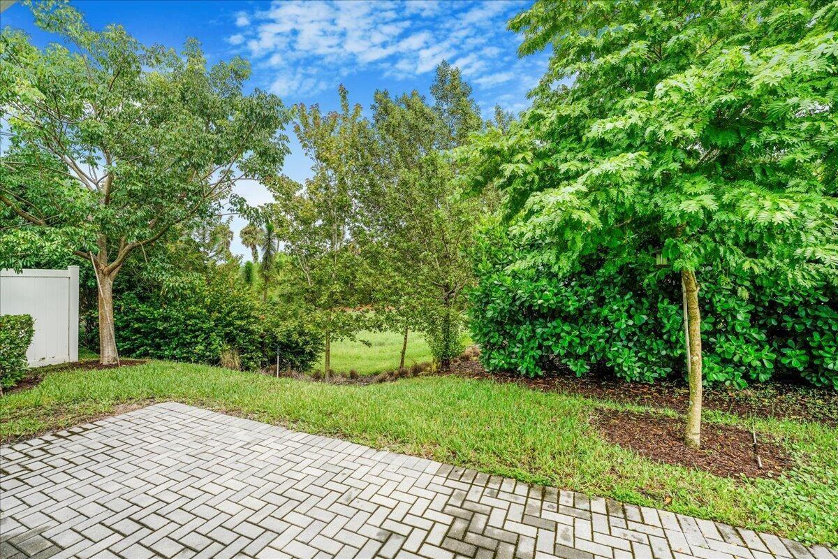 6818 Pointe Of Woods Dr #6818 - Photo 2 of 31