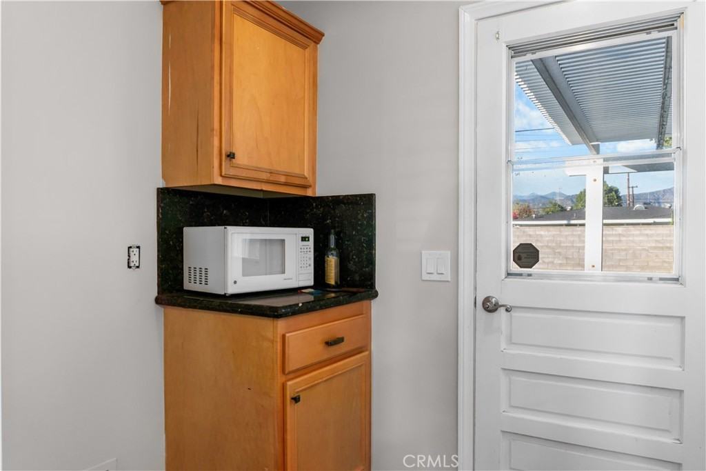 18811 E Weather Rd #18811 - Photo 5 of 20