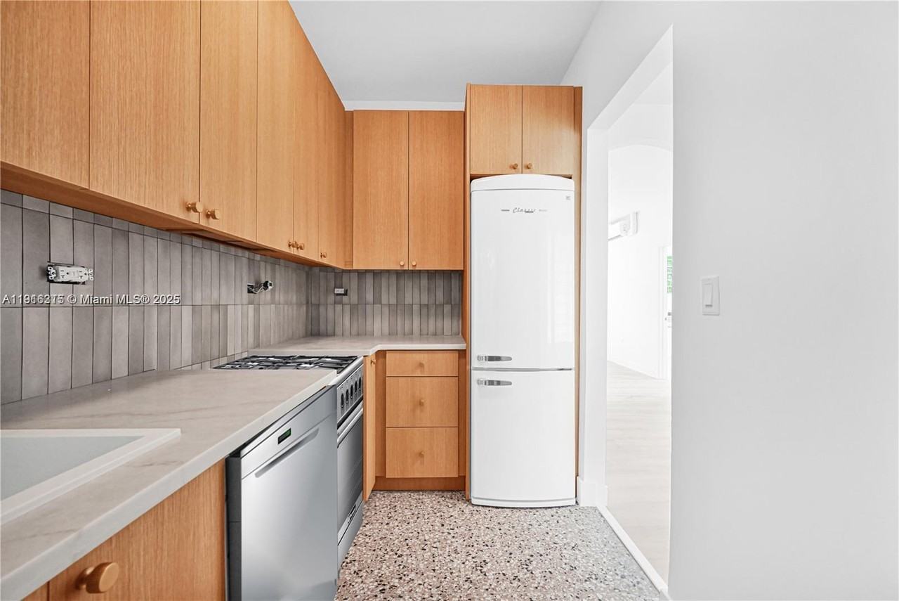 641 10th St #641-5 - Photo 3 of 36