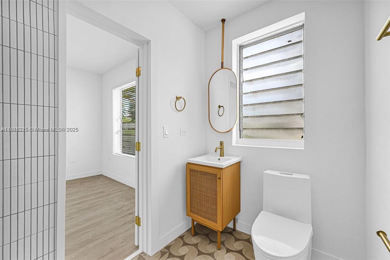 641 10th St #641-5 - Photo 5 of 36