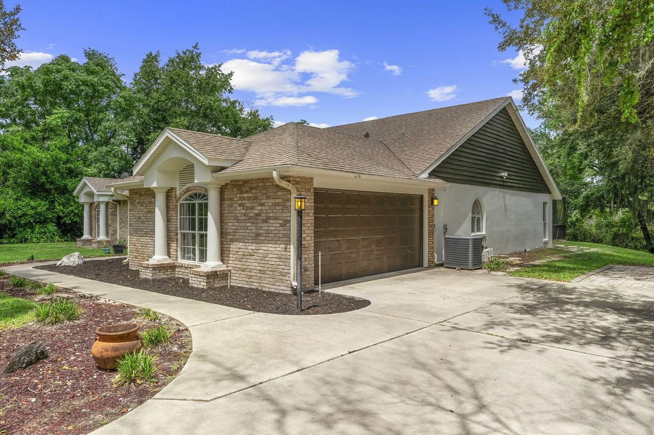 2120 Lakebreeze Way #2120 - Photo 4 of 27