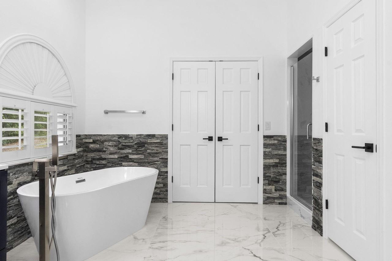 2120 Lakebreeze Way #2120 - Photo 5 of 27