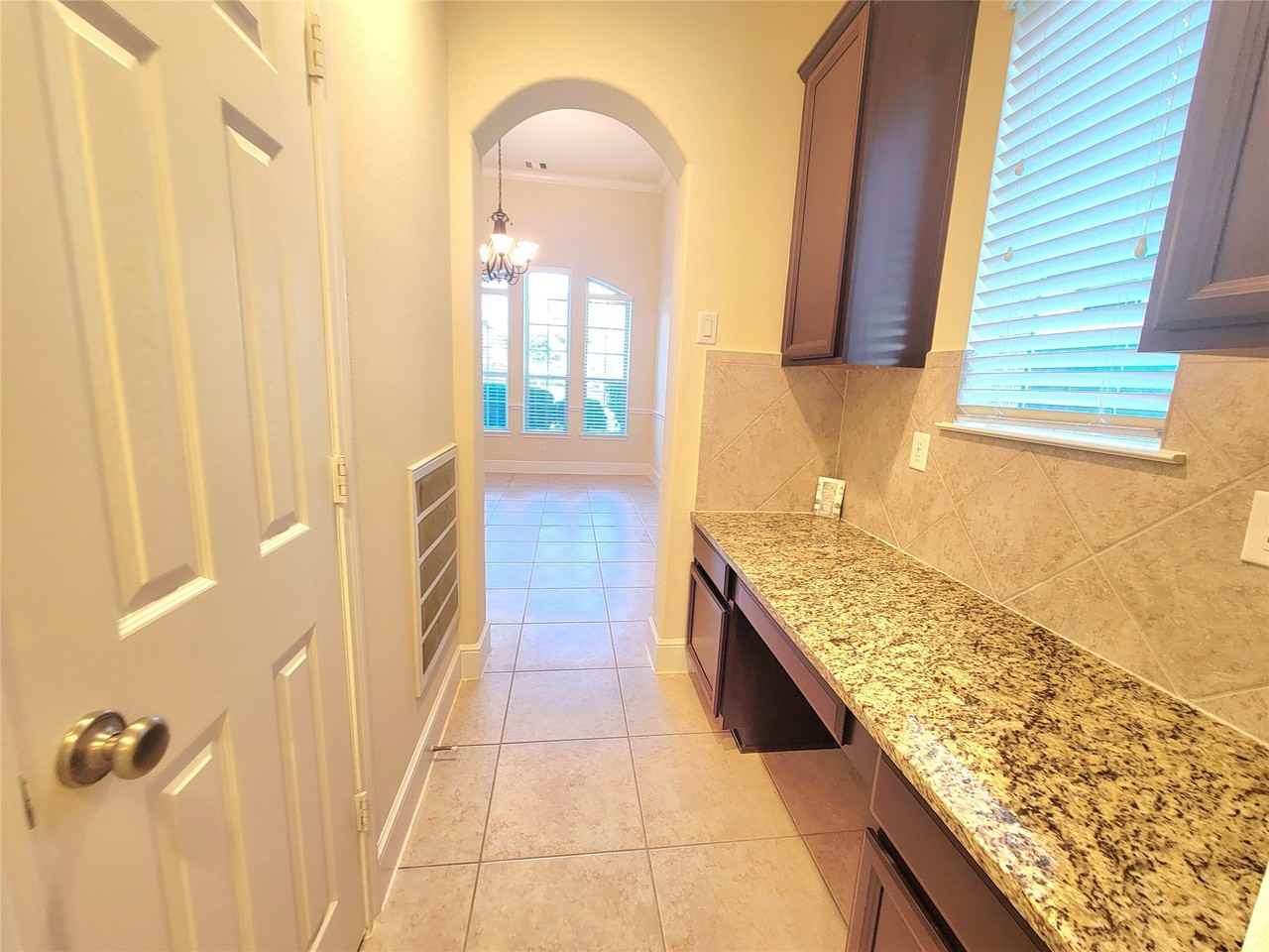 5822 Crawford Hill Ln #5822 - Photo 7 of 14