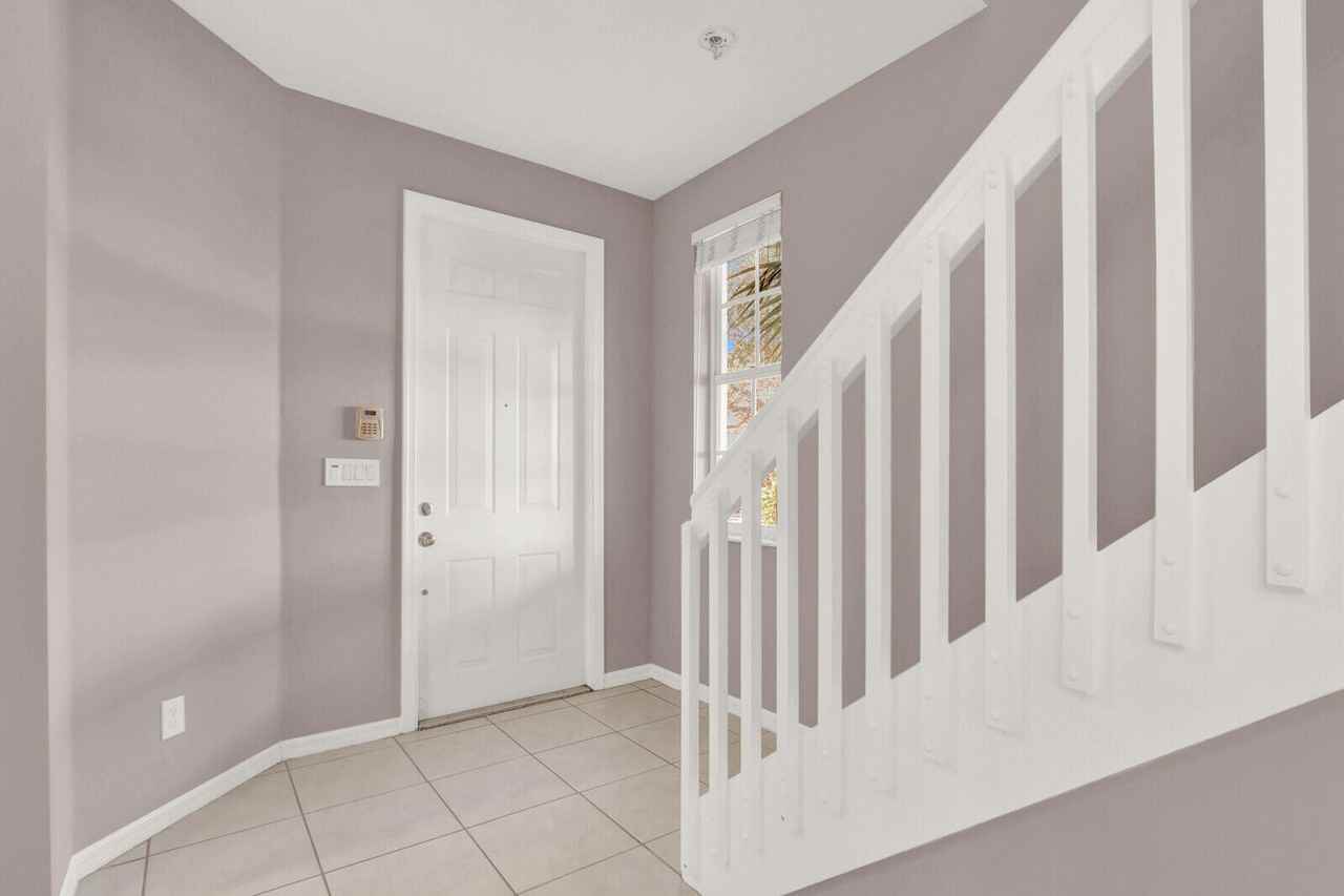 354 November St #354