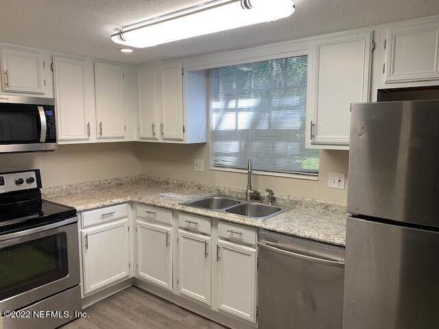 5201 5201 Atlantic BlvdUnit 5 #0 - Photo 3 of 20