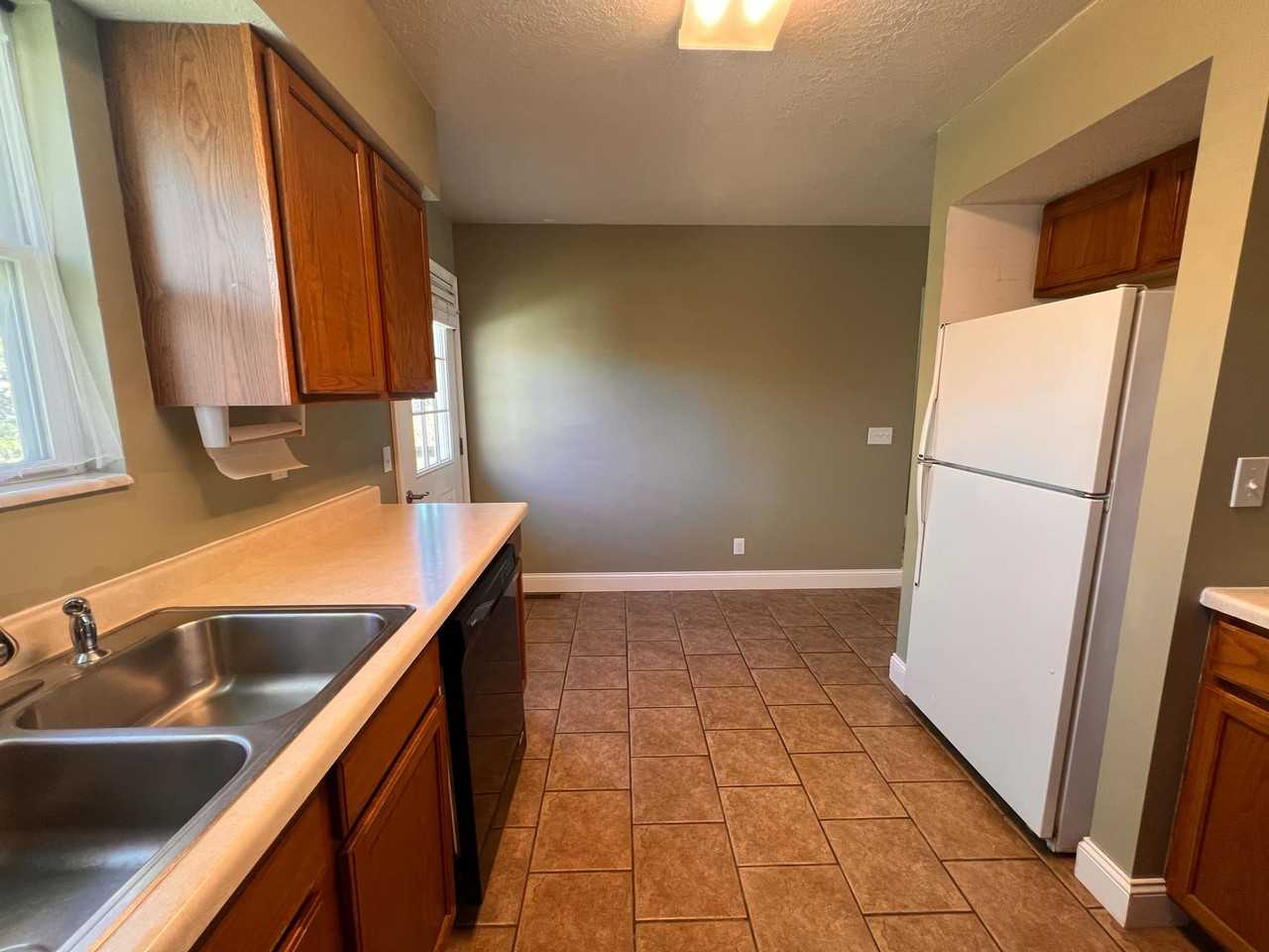 4216 Wildrose Ct #4216 - Photo 6 of 27