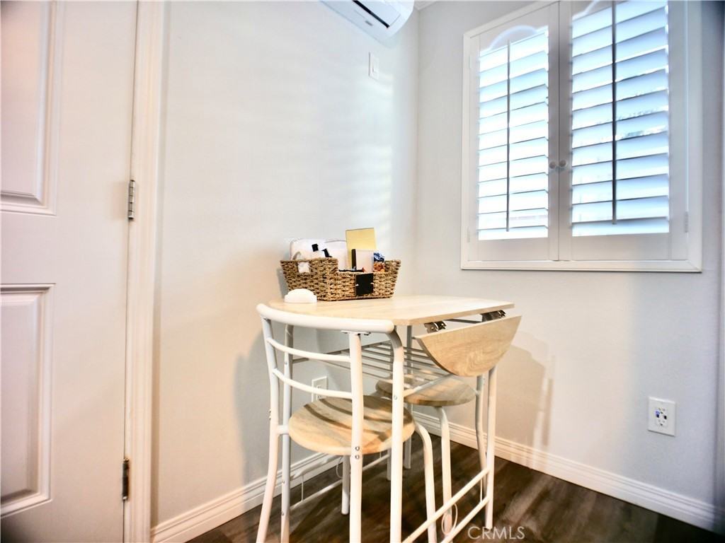 1220 W 56th St #12201-2 - Photo 2 of 3