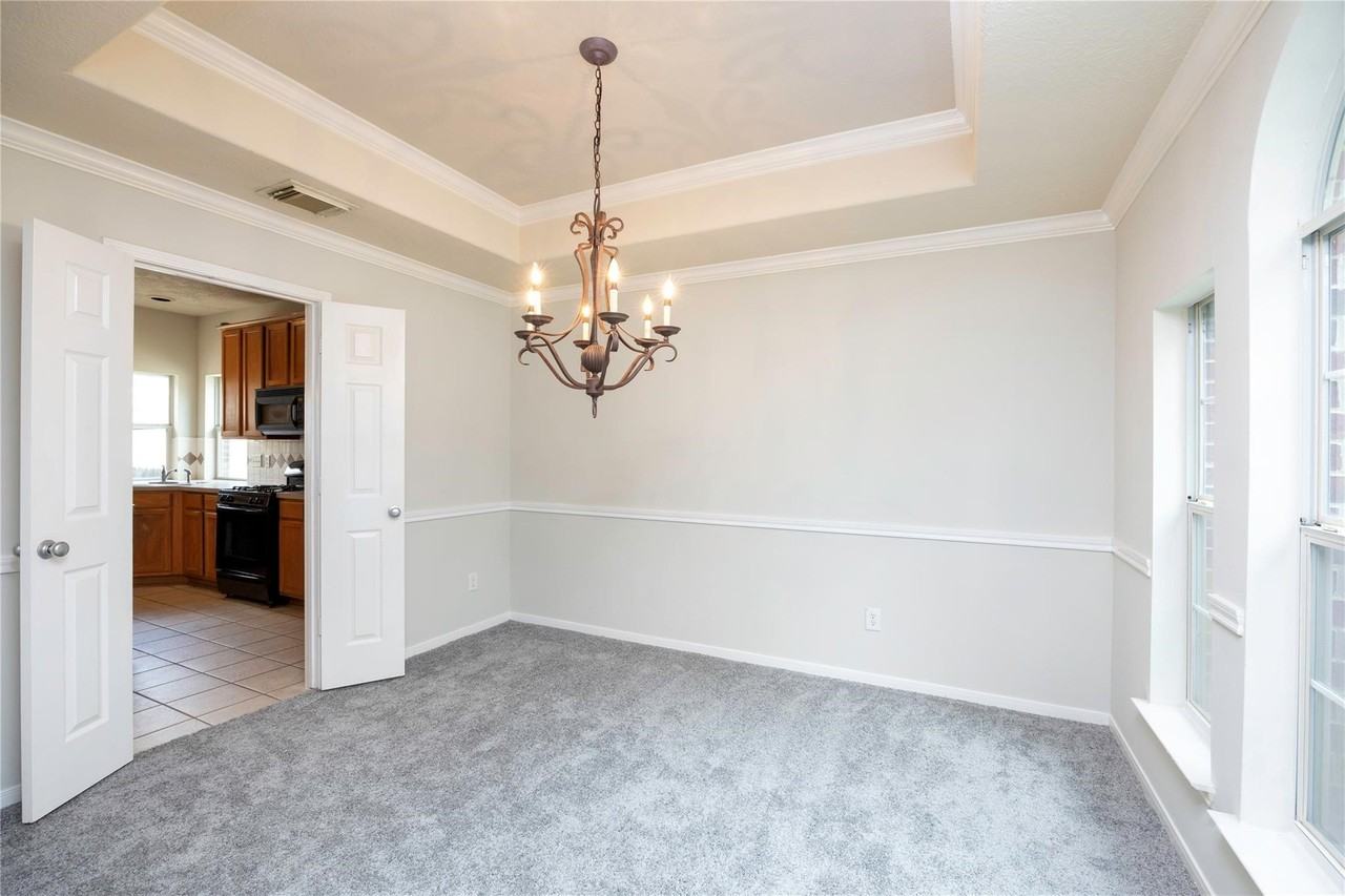 22907 Breton Point Dr #22907