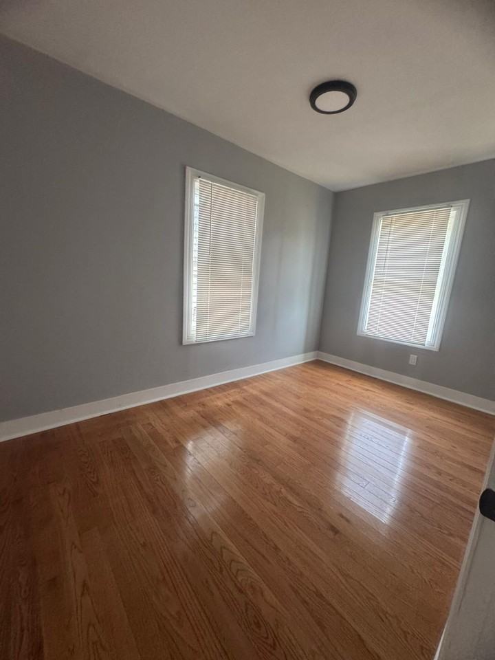 596 Ferry St #2 - Photo 3 of 9