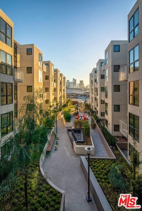 1101 N Main St #1101A622 - Photo 2 of 35