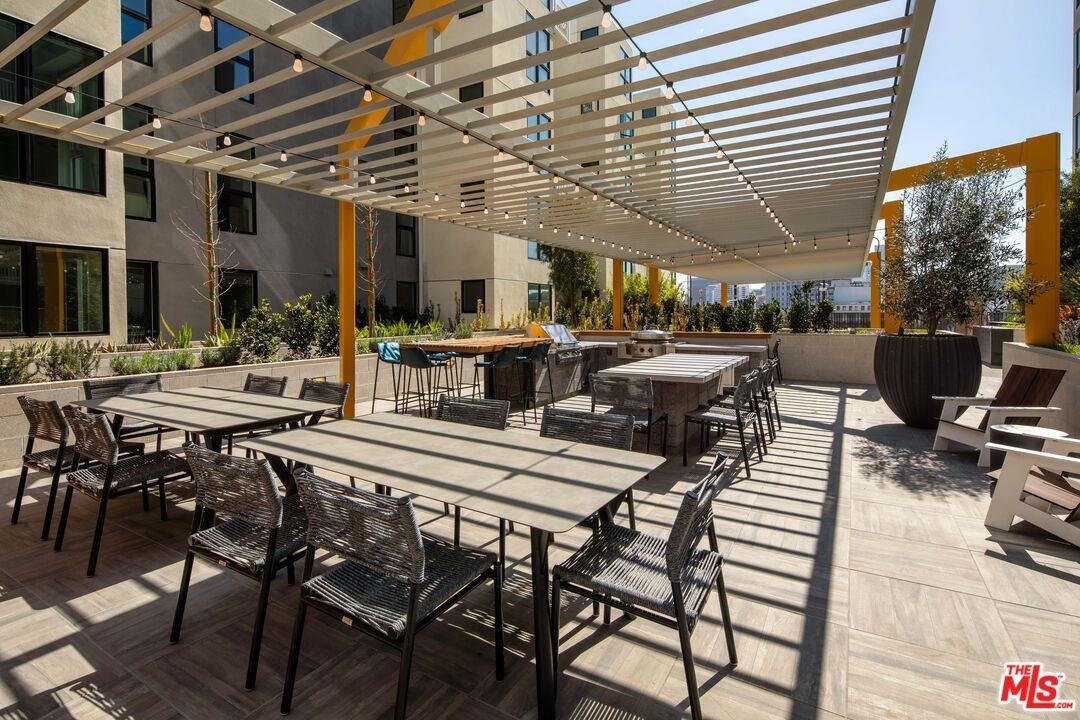 1101 N Main St #1101A622 - Photo 6 of 35