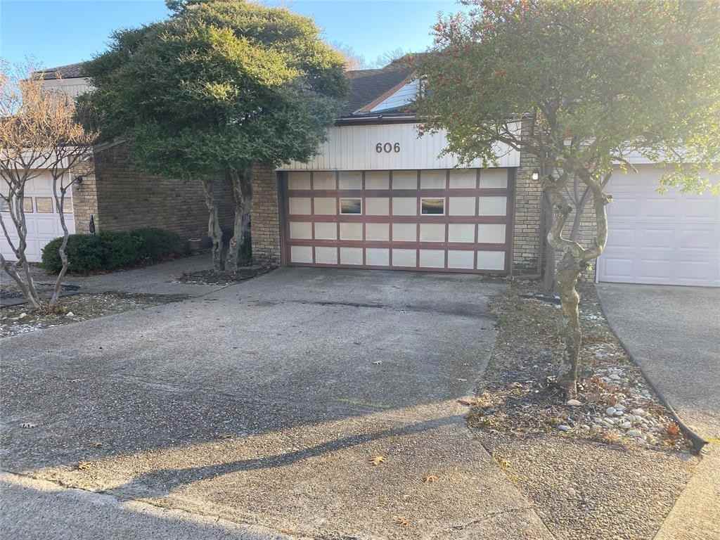 606 Old Country Rd #606 - Photo 3 of 22