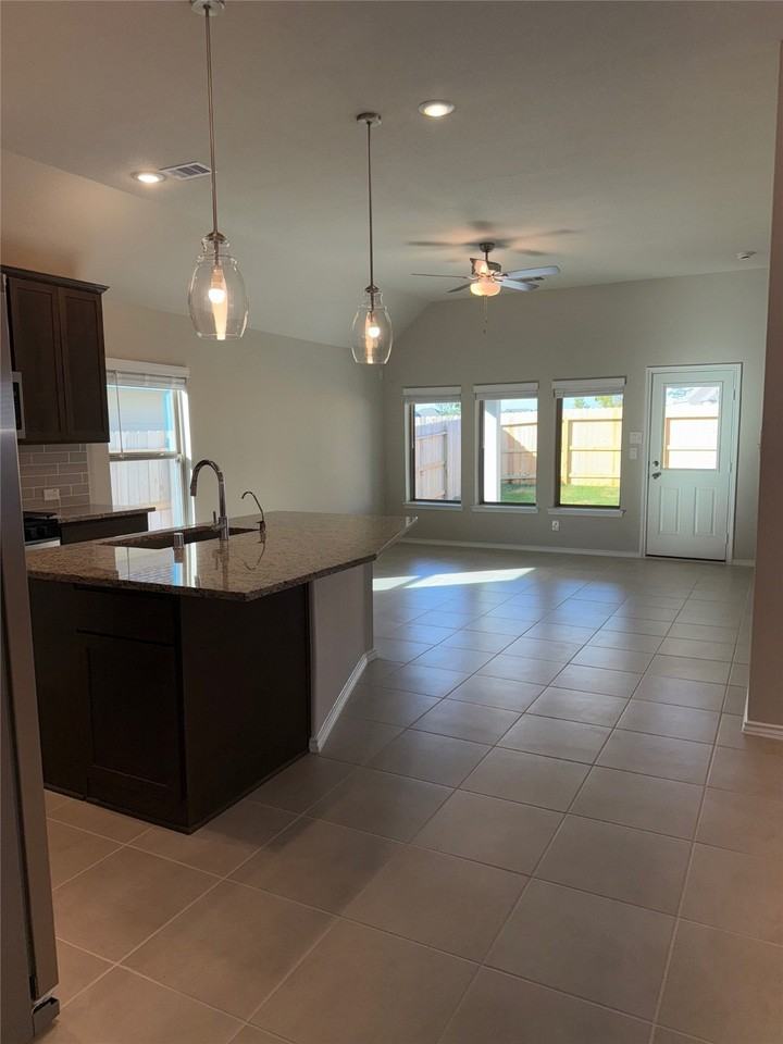 31965 Retama Ranch Ln #31965 - Photo 2 of 18