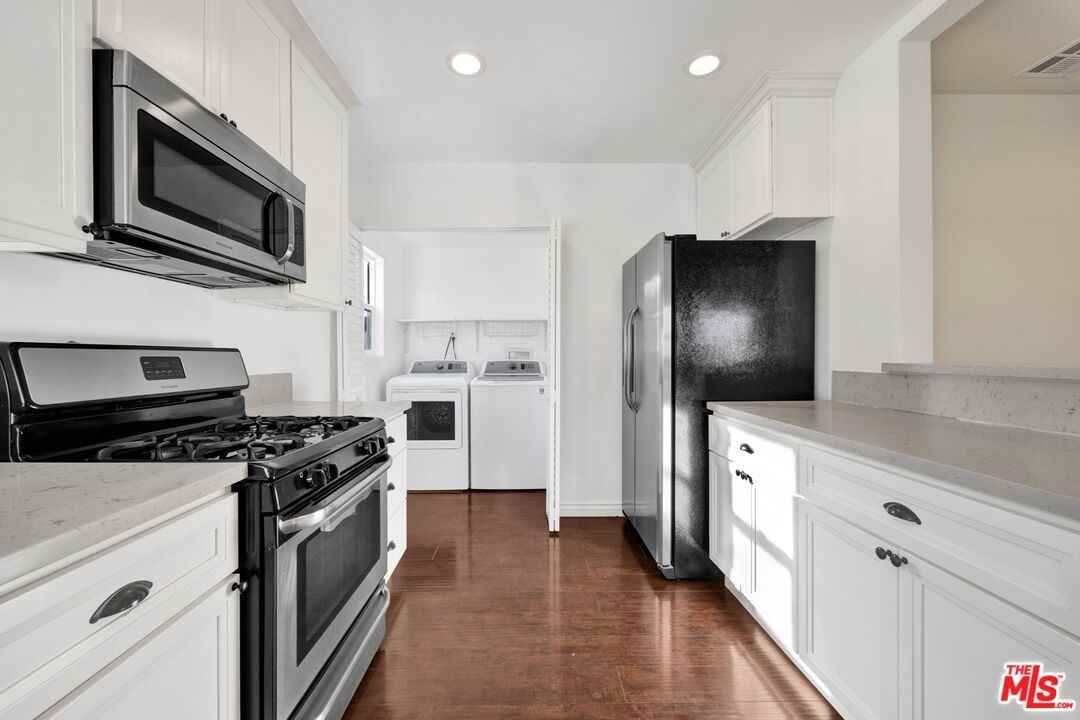 6323 Farmdale Ave #6323 - Photo 6 of 28