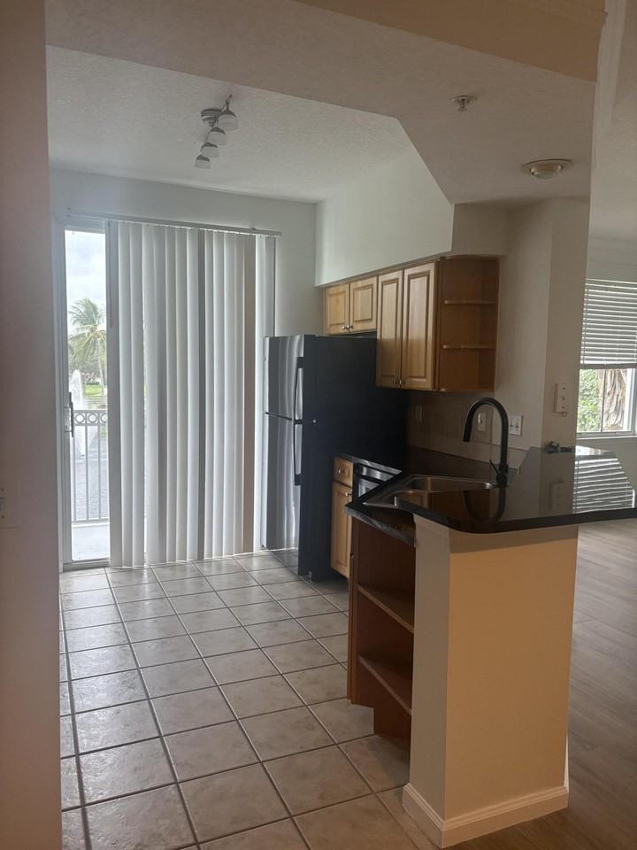 2026 Alta Meadows Ln #2026-909 - Photo 4 of 15