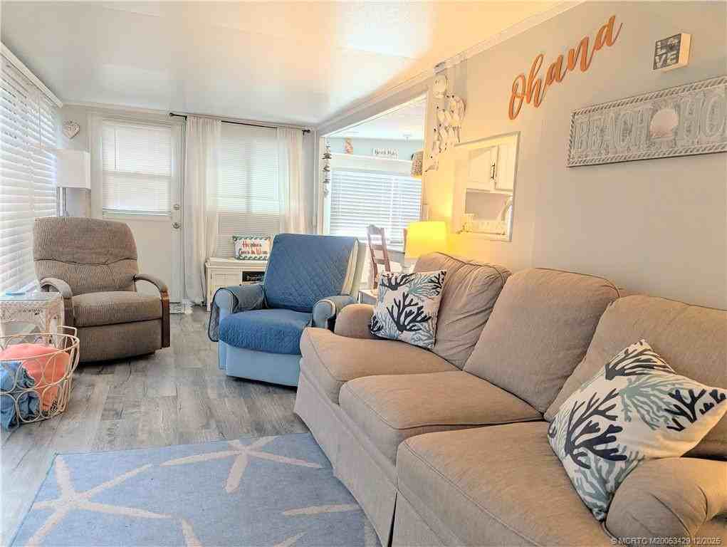 438 Nettles Blvd #438 - Photo 4 of 24