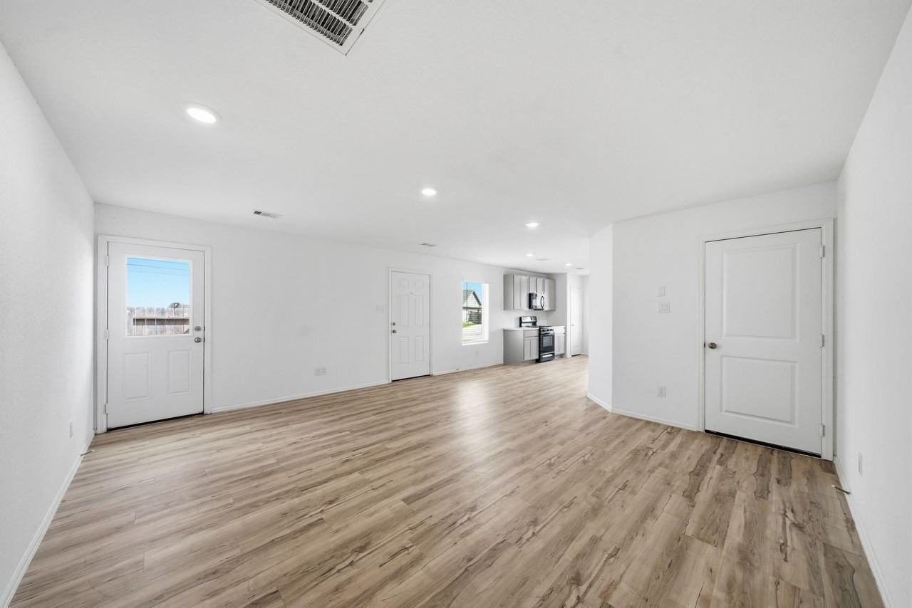 26726 Wilderye Cove Ln #26726 - Photo 5 of 14