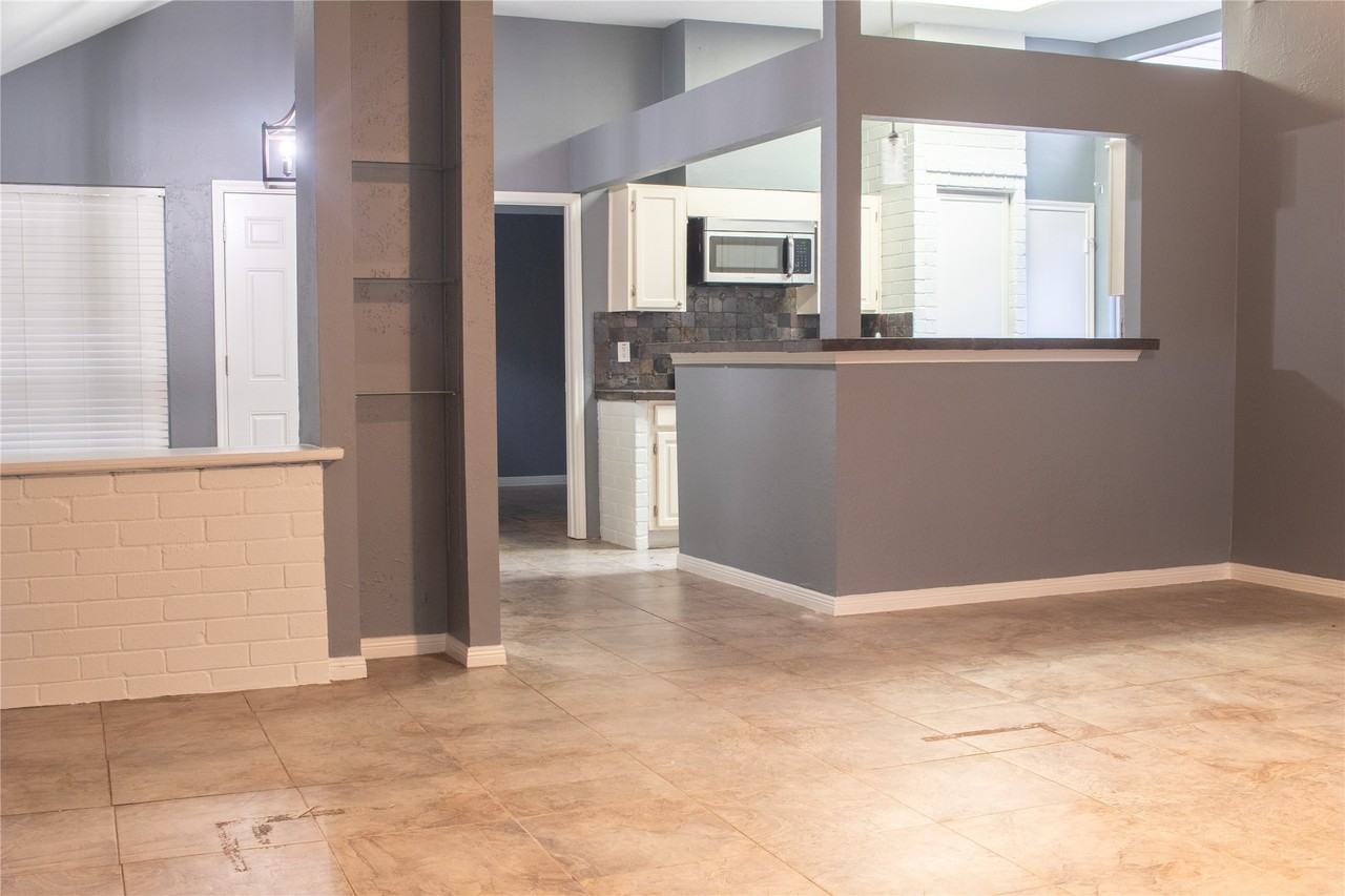 13106 Hollowcreek Park Dr #13106 - Photo 4 of 27