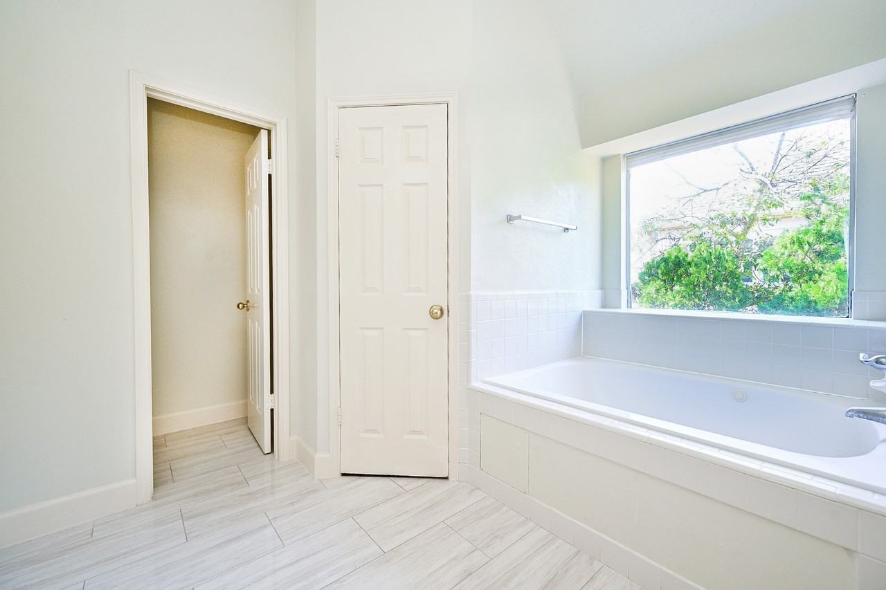 9731 New Kent Dr #9731 - Photo 6 of 25