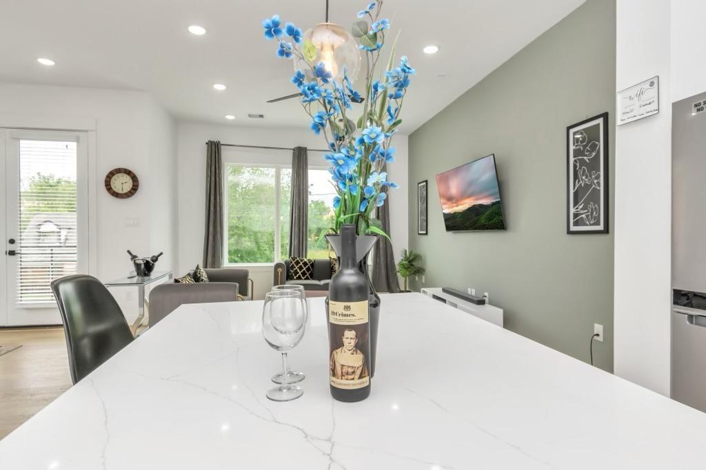 2722 Anita St #2722 - Photo 6 of 36