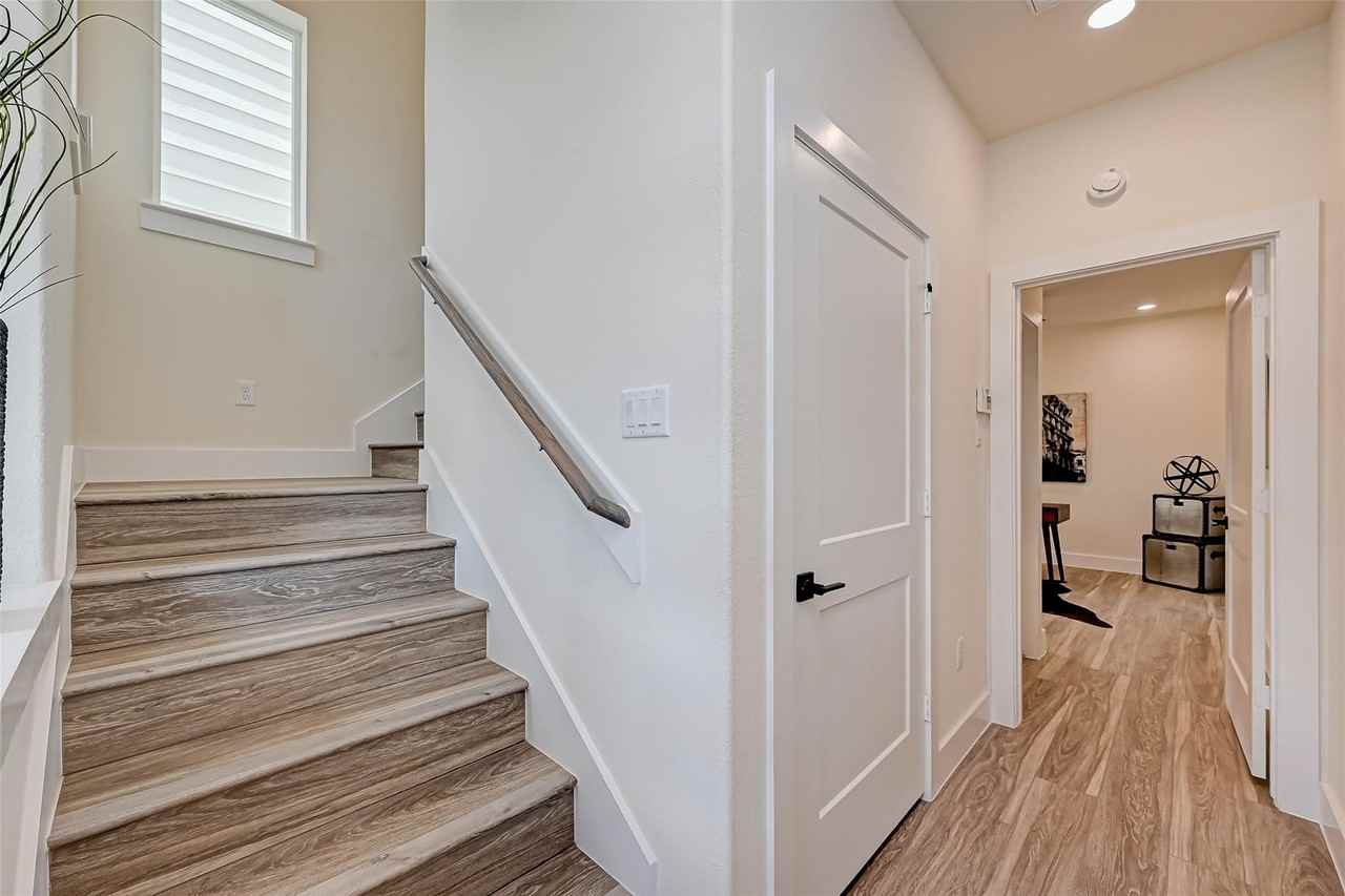 2905 Nagle St #2905 - Photo 4 of 41