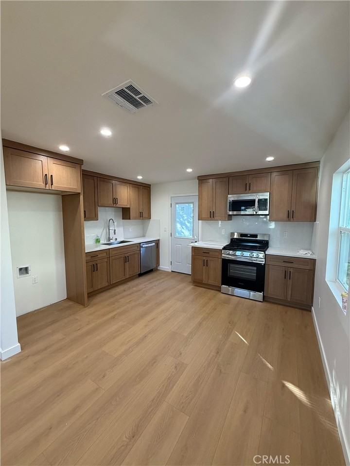 2215 N Brighton St #2215 - Photo 2 of 16