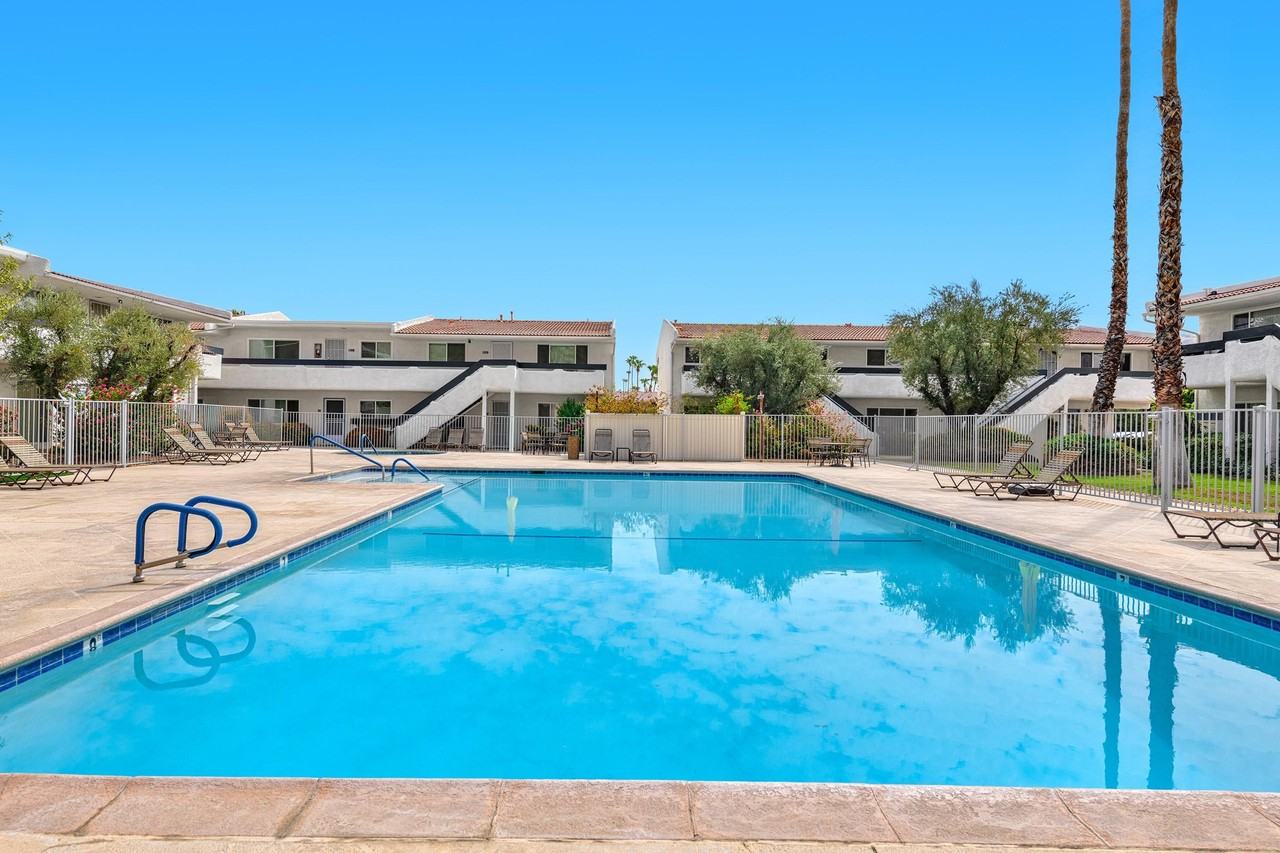 1950 S Palm Canyon Dr