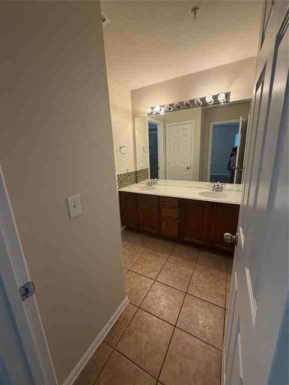 156 Leonard St #156 - Photo 4 of 32