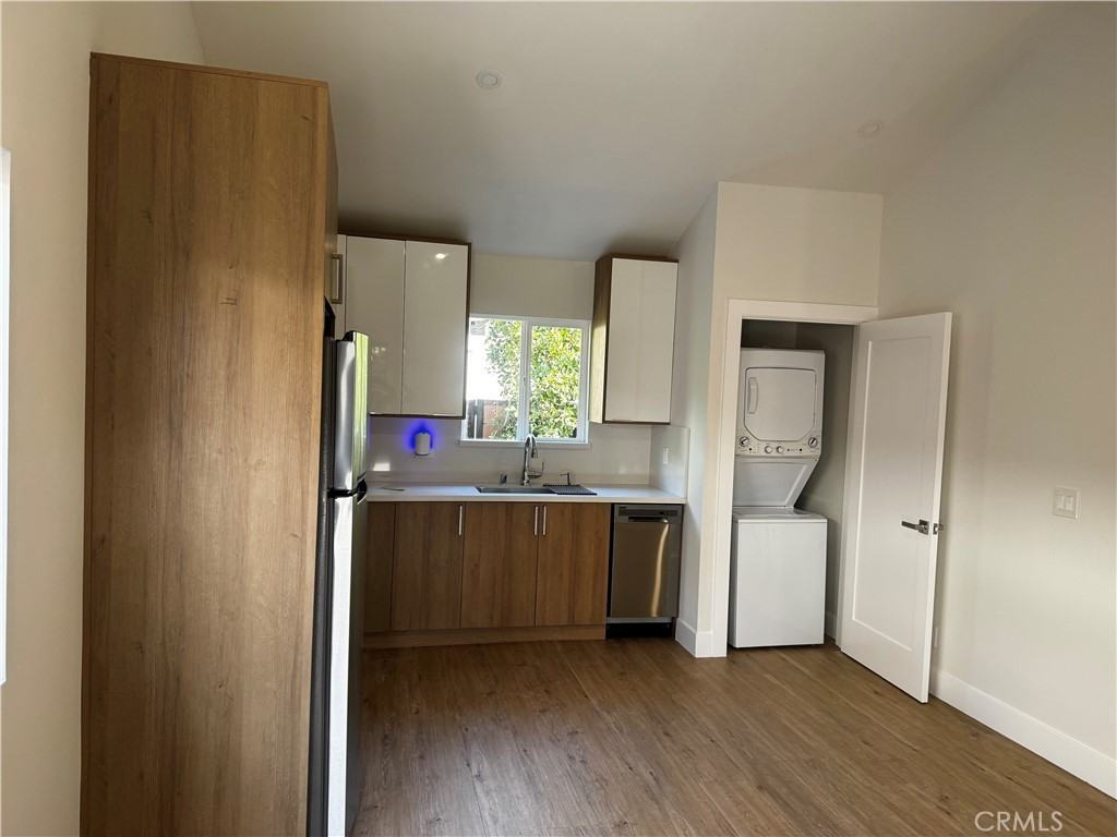 17503 Strathern St #17503 - Photo 3 of 7