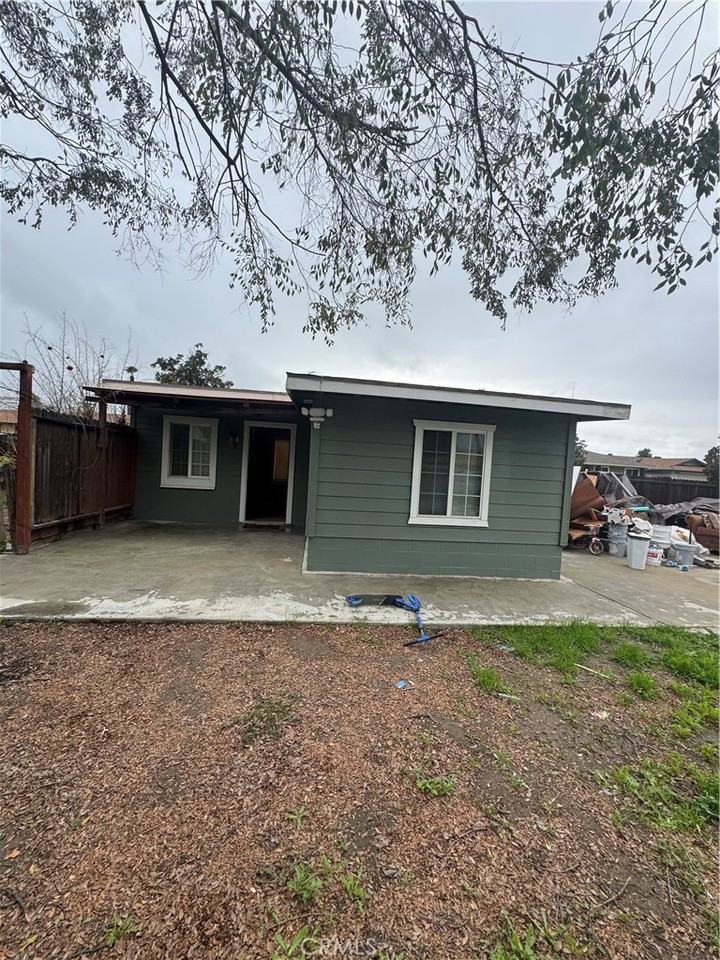 733 S San Jacinto St #733B - Photo 3 of 10