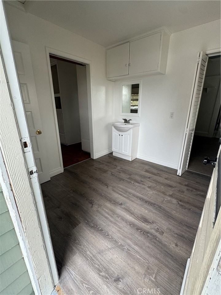 733 S San Jacinto St #733B - Photo 4 of 10