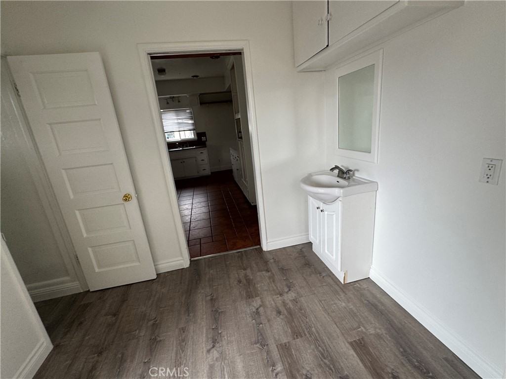 733 S San Jacinto St #733B - Photo 5 of 10