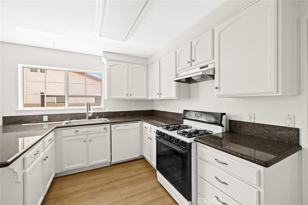 248 Centinary Dr #248 - Photo 4 of 36