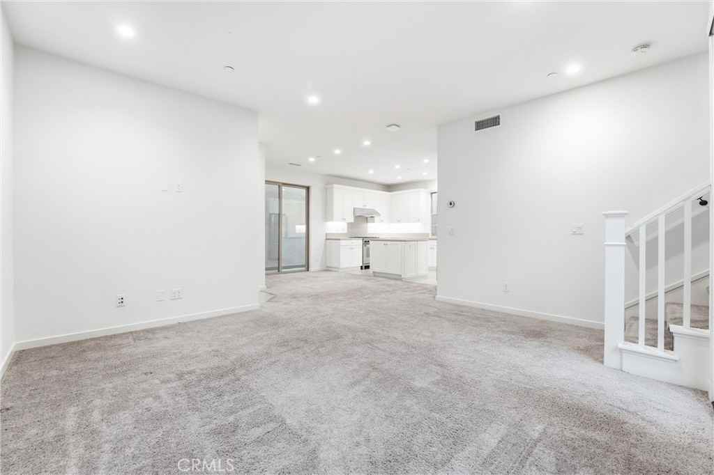 125 Messenger #125 - Photo 7 of 19