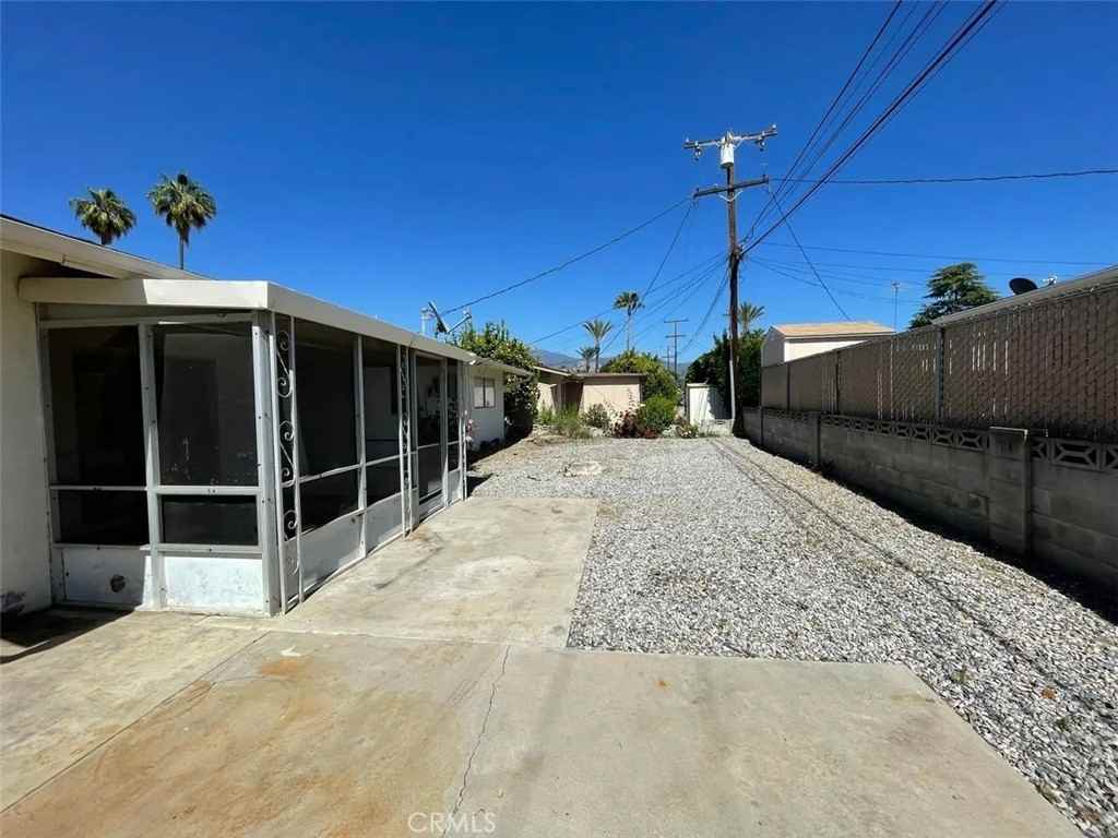 43353 Acacia Ave #43353 - Photo 4 of 7