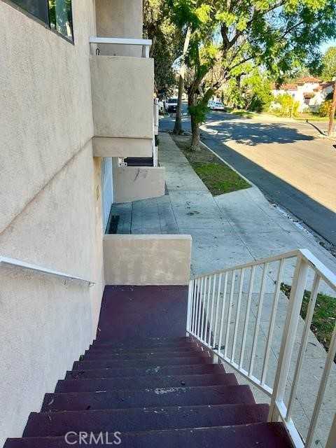 5821 Sylmar Ave #5821-2 - Photo 4 of 25