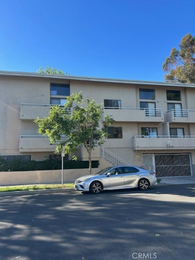 5821 Sylmar Ave #5821-2 - Photo 6 of 25