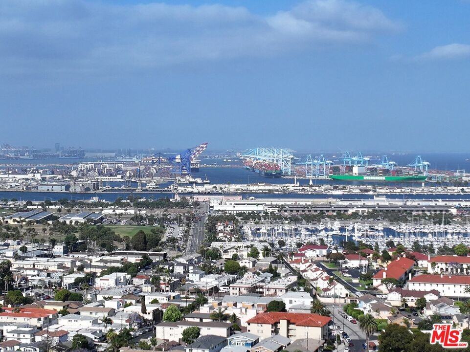 776 1/2 W 25th St #776 - Photo 5 of 13