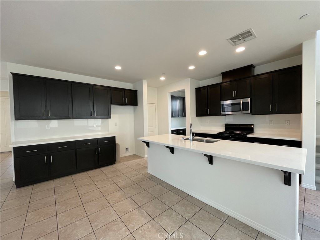 2915 S Via Belamaria #2915 - Photo 2 of 21